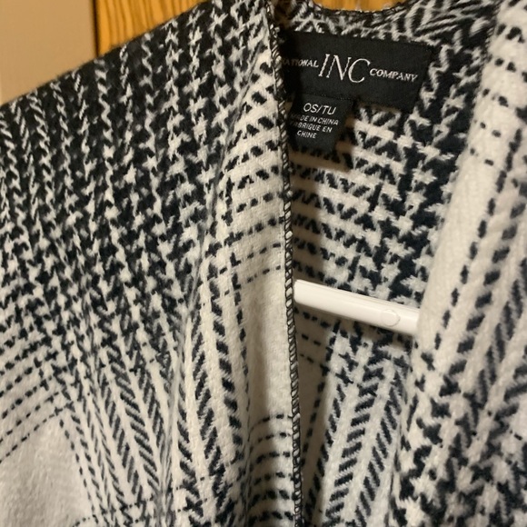 Houndstooth blanket scarf - Picture 2 of 4